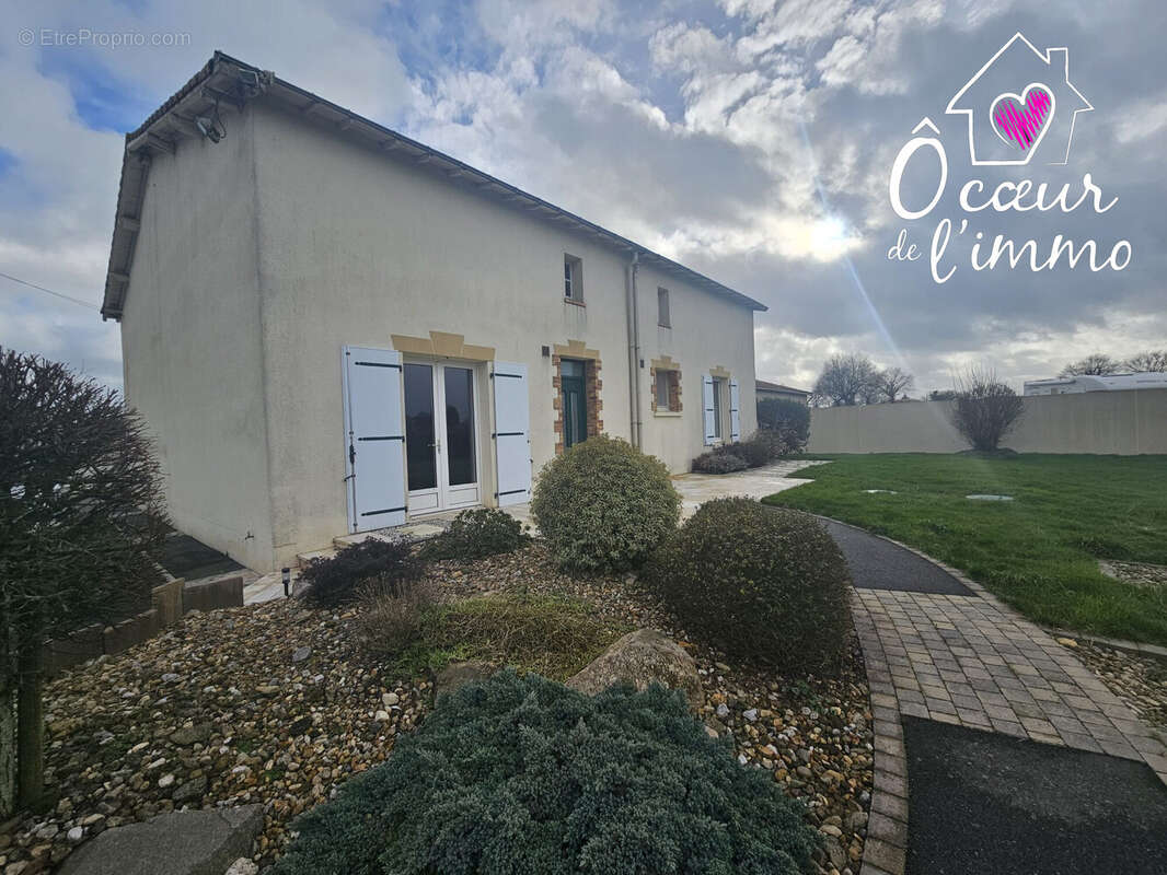 Maison à MAZIERES-EN-MAUGES