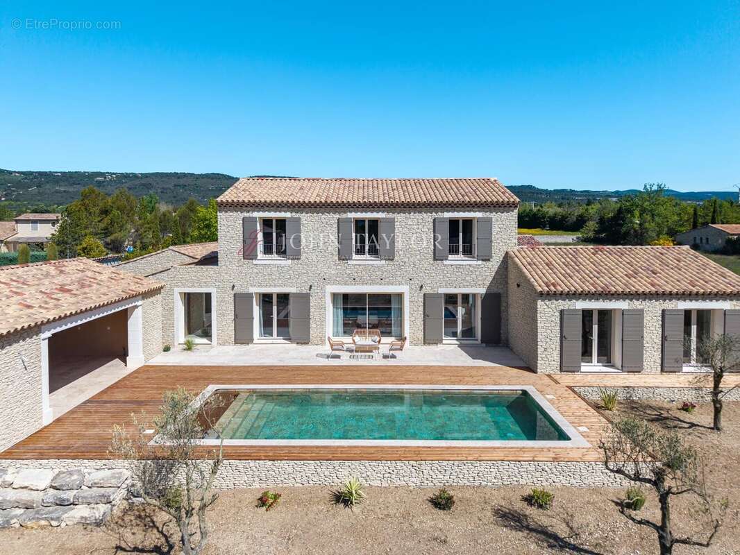 Maison à GORDES