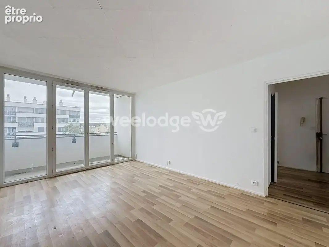 Appartement à LES CLAYES-SOUS-BOIS
