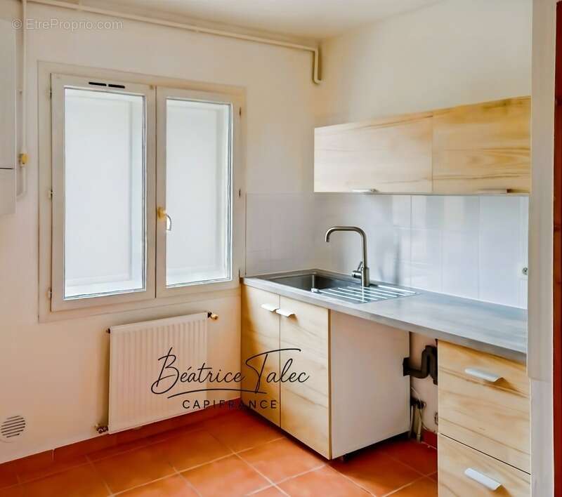 Appartement à LA FARE-LES-OLIVIERS
