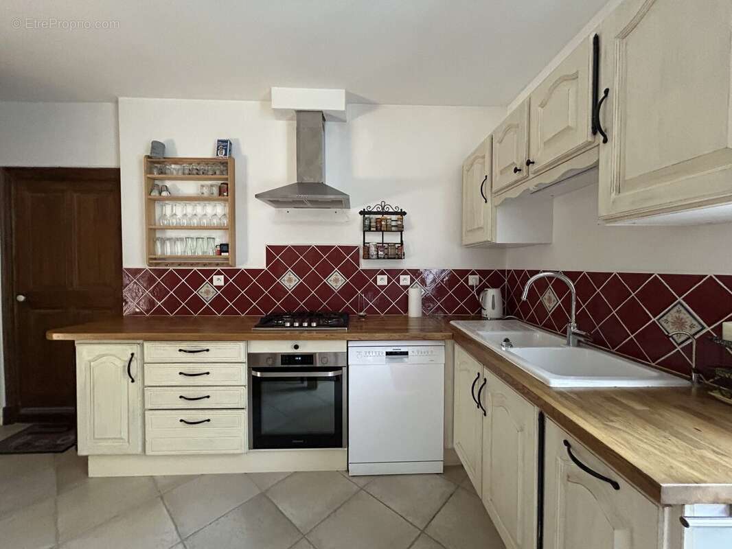 Maison à SAINT-JULIEN-EN-SAINT-ALBAN