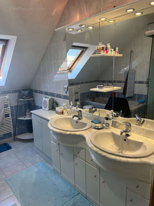 Saint Berthevin Maison 113.80 m2 - photo 6