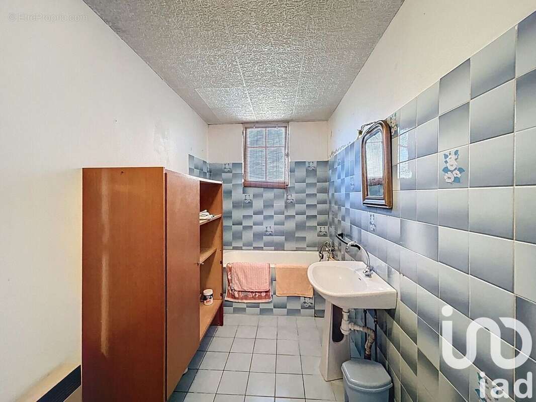 Photo 3 - Maison à SAINT-MEDARD-DE-GUIZIERES