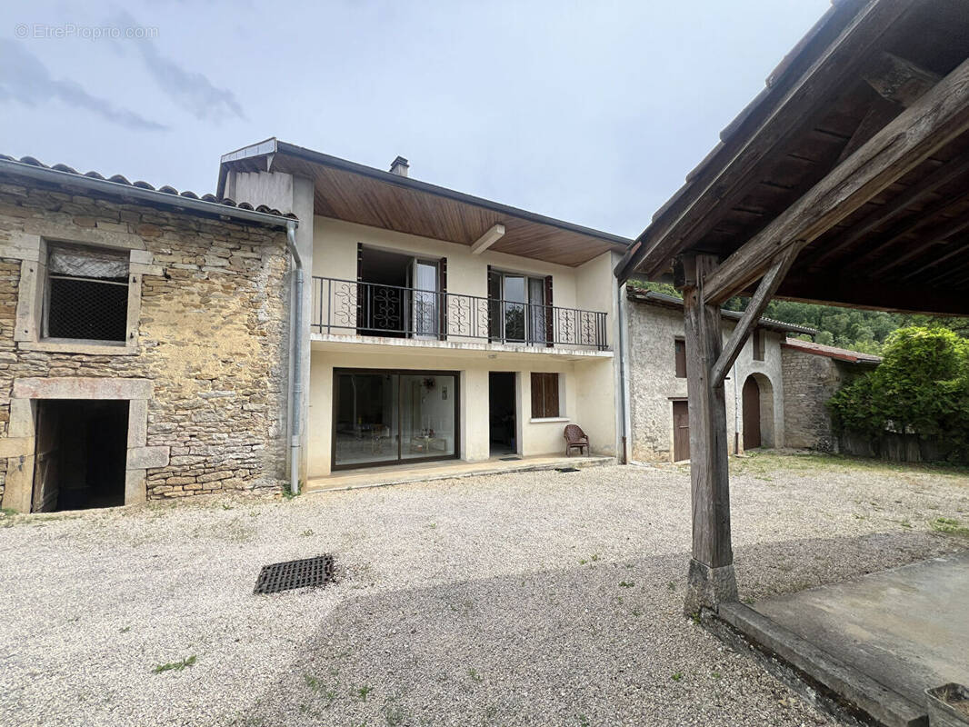 Maison à SAINT-AMOUR