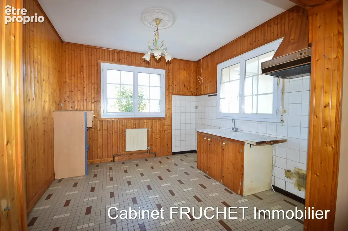 CHANTONNAY - Maison 3 sous-sol, proche centre ville - photo 3