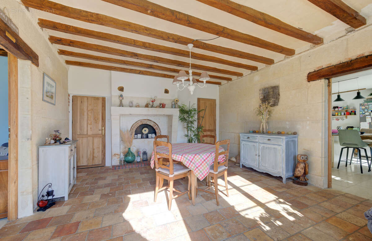Maison à REUGNY