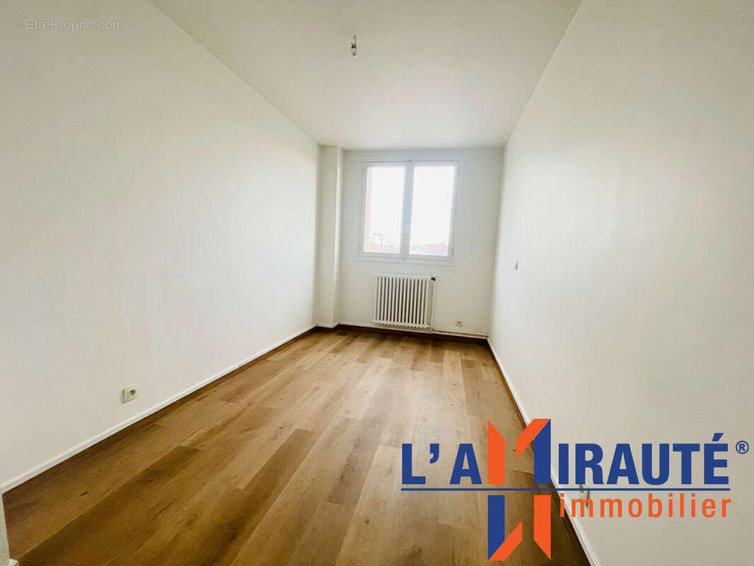 Appartement à SARTROUVILLE