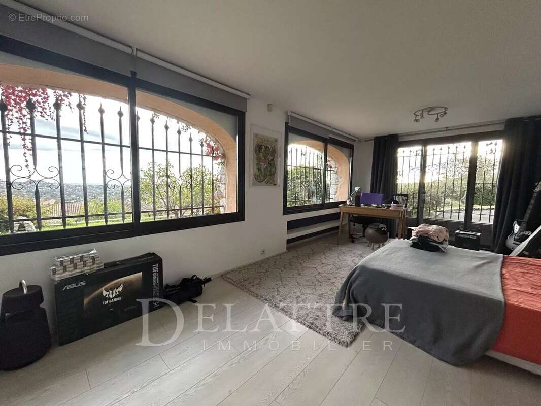 Maison à LA COLLE-SUR-LOUP