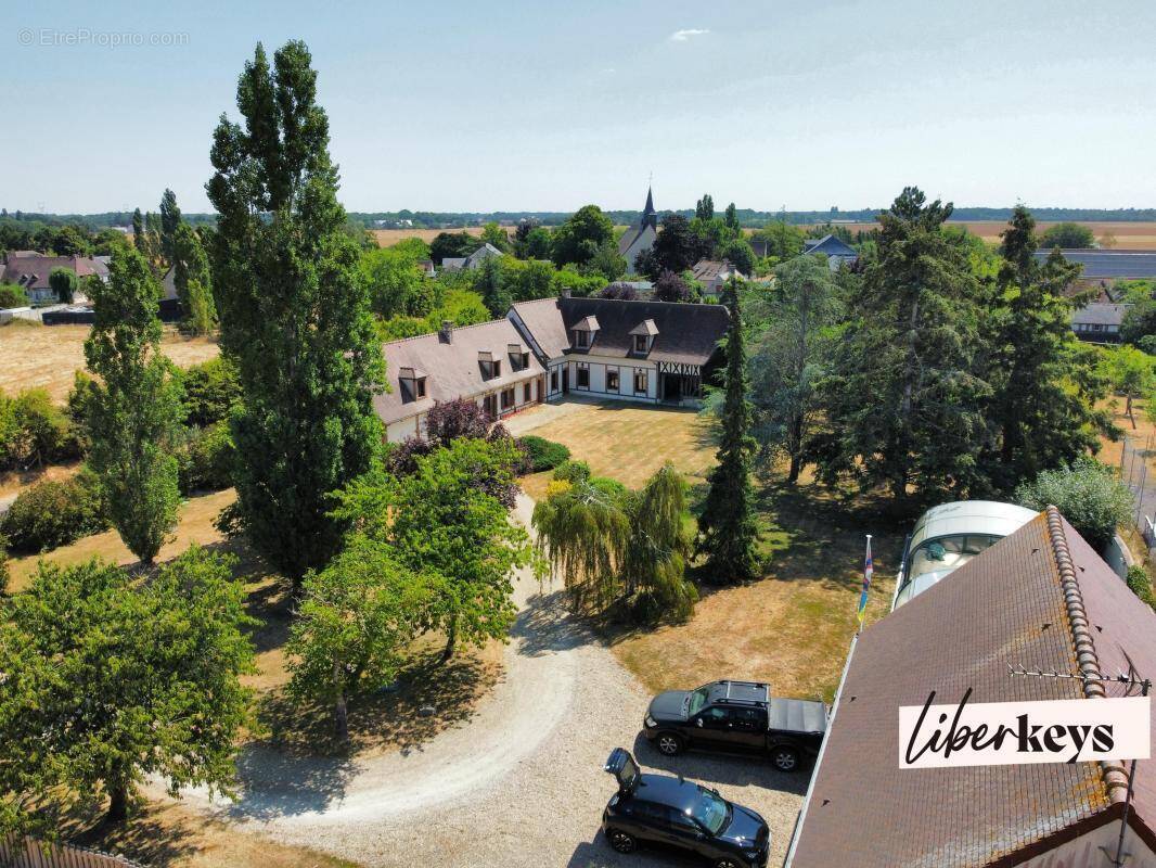 Maison à MARCILLY-LA-CAMPAGNE