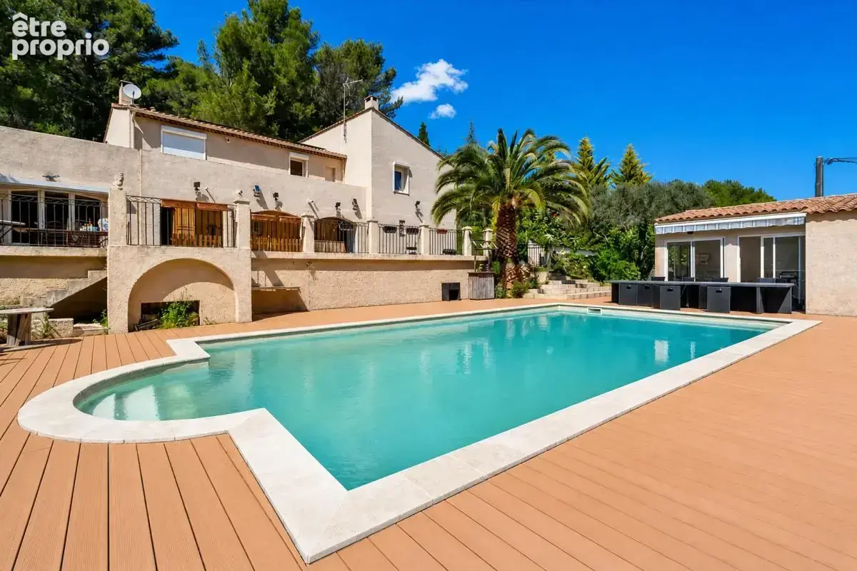 Maison de 8 pièces de 203 m² à Auriol - photo 2