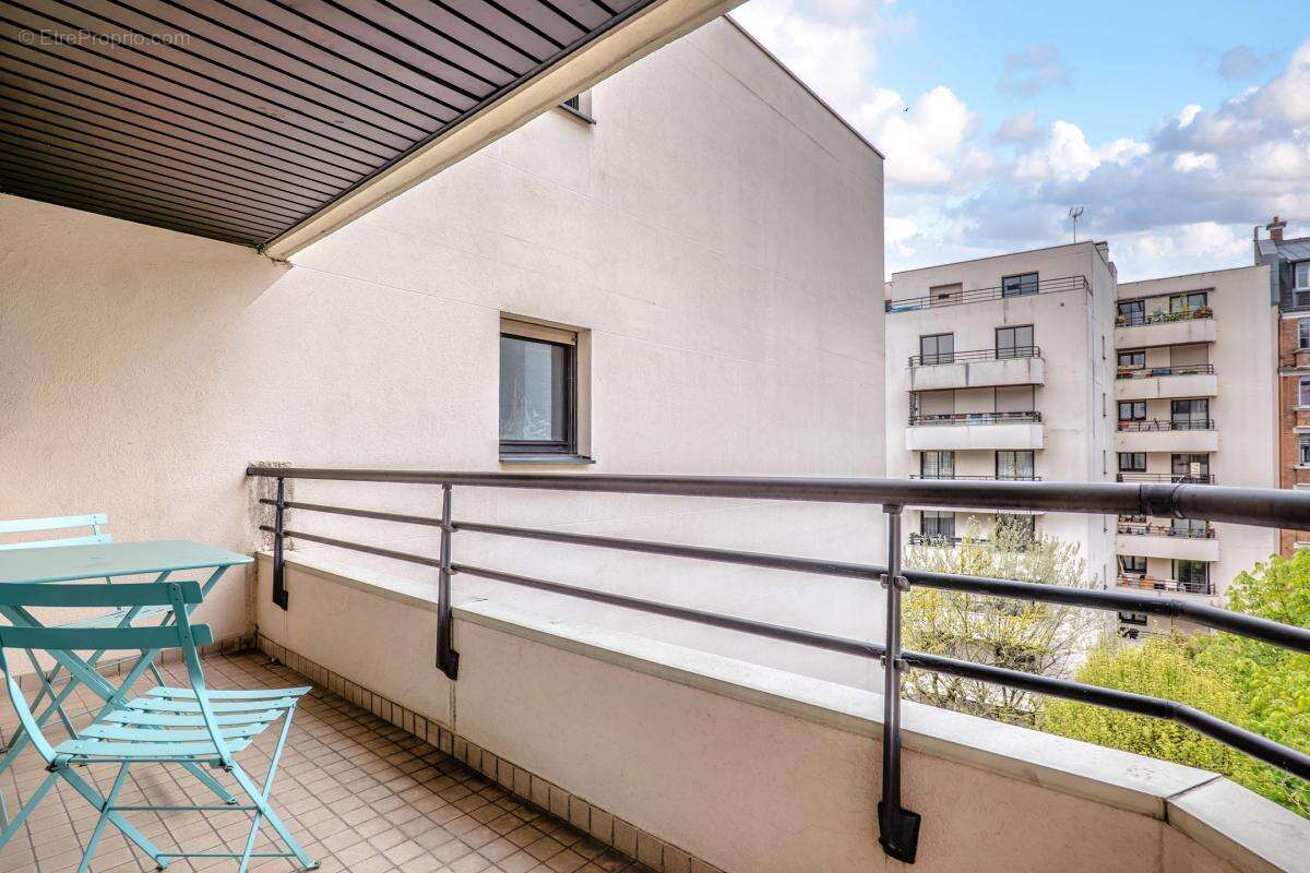 Appartement à PARIS-15E