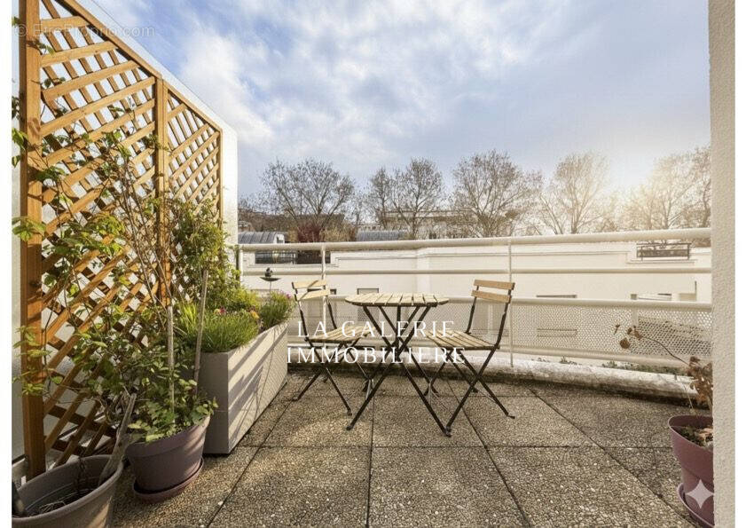 Appartement à SURESNES