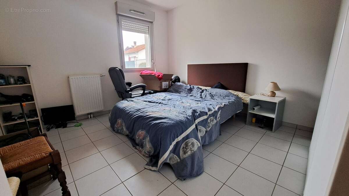 chambre  - Appartement à POITIERS