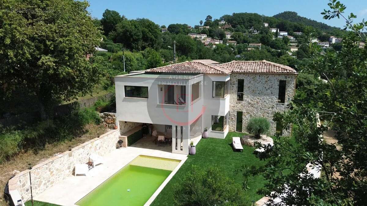 Maison à LES ADRETS-DE-L&#039;ESTEREL