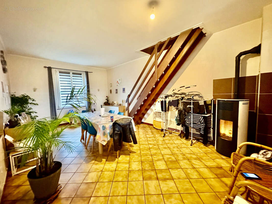 Maison à CHAMPAGNEY