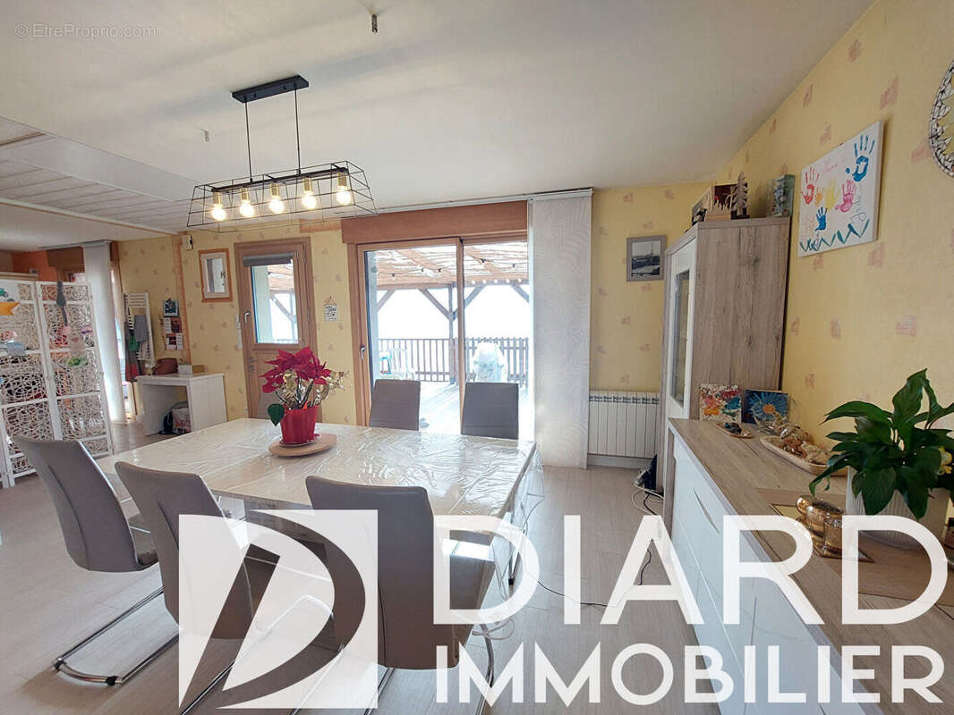 Maison Etrelles - 113 m2 et hangars - photo 6