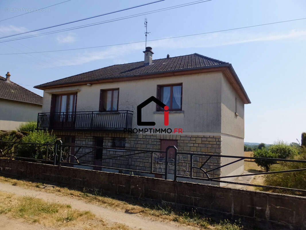 Maison 85 m² à Ainay-Le-Chateau  - photo 4
