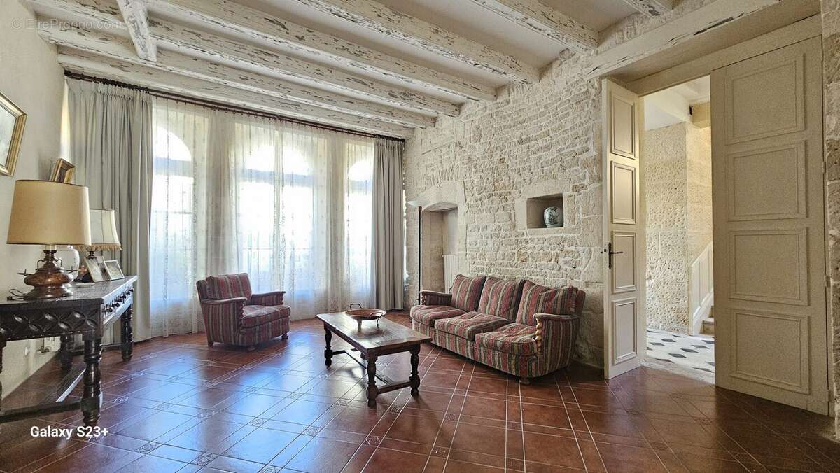 Maison 327 m² à Niort  - photo 4