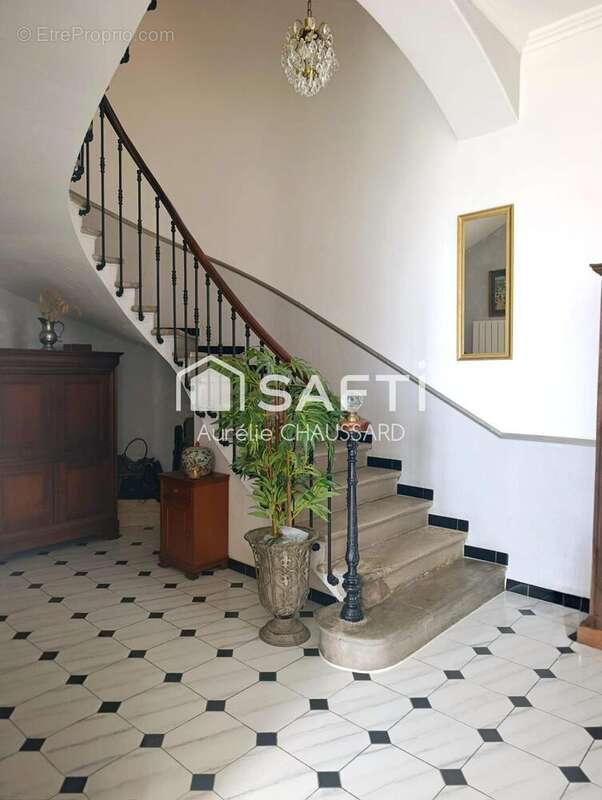Maison 201 m² à Ouveillan  - photo 9