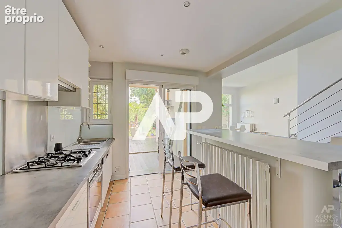 Maison Rueil Malmaison 5 pièce(s) 126 m2 - photo 6