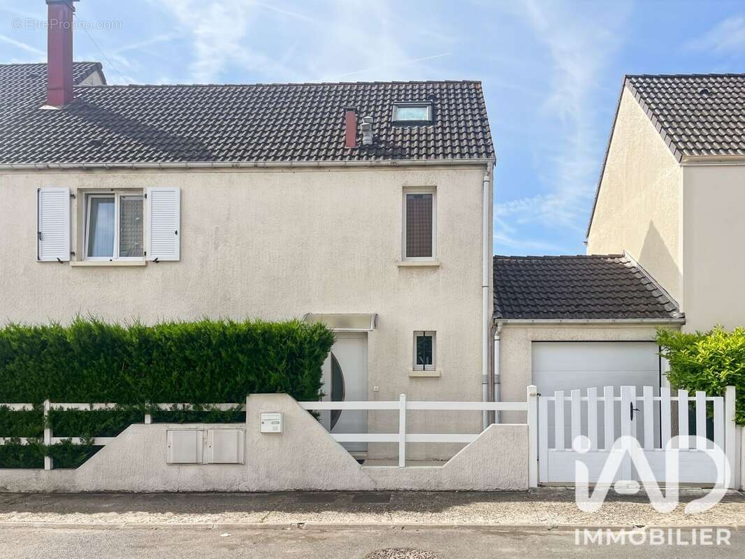Photo 3 - Maison à MOISSY-CRAMAYEL