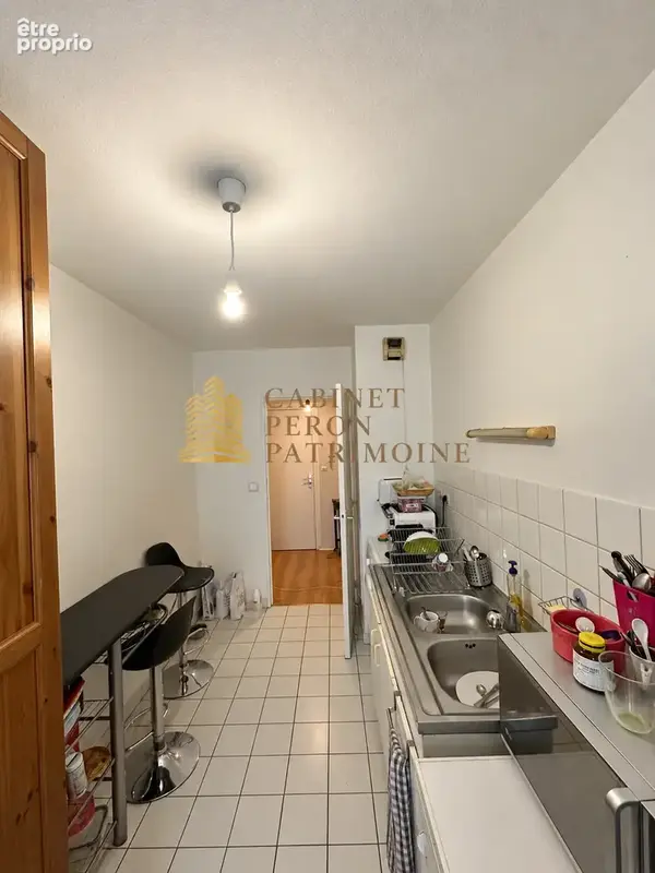 VILLEURBANNE   GRATTE CIEL   Appartement T3 de 67 m2 avec balcon filant et garage - photo 4
