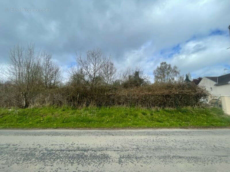 Terrain à MOEURS-VERDEY