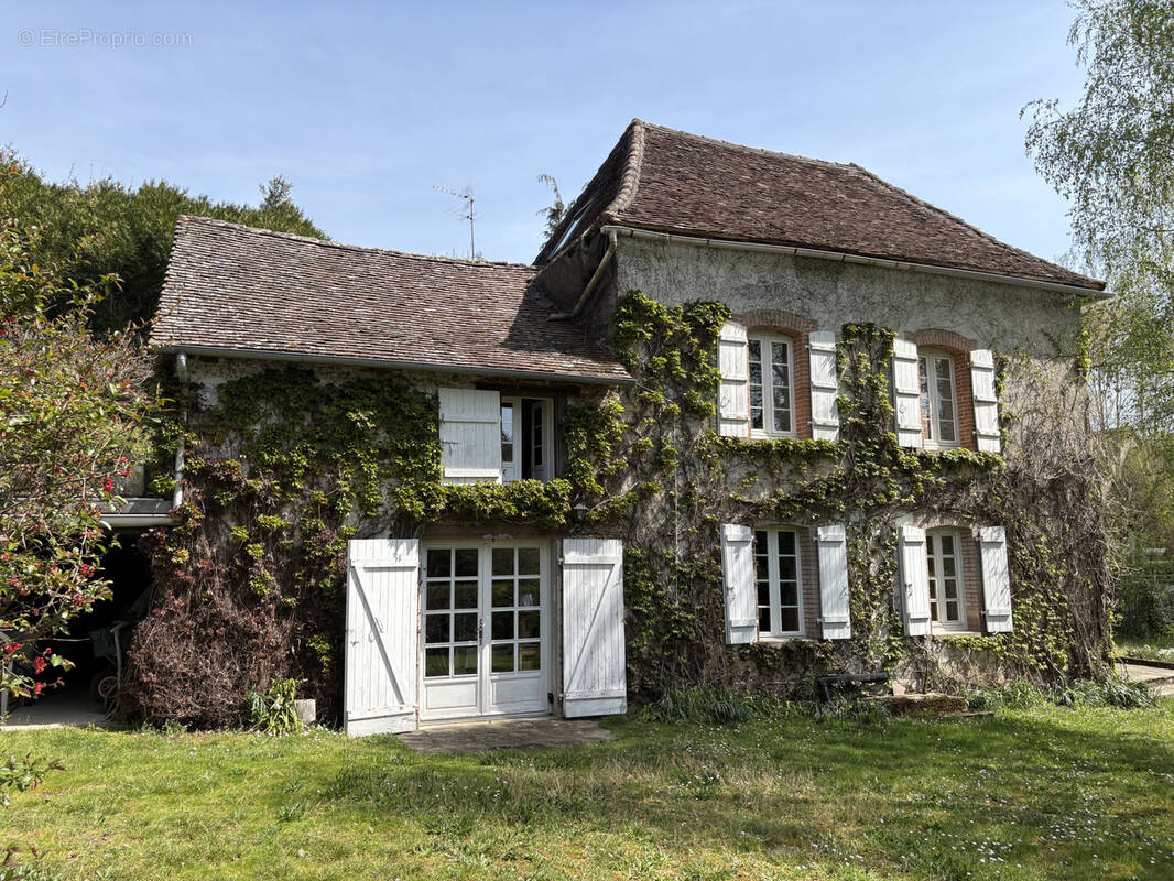 Maison à COUSSAC-BONNEVAL