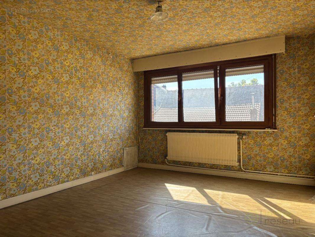 Maison 242 m² à Villers-Outreaux  - photo 8