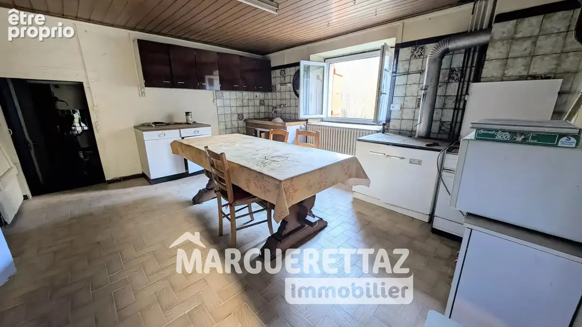 Ancienne bâtisse à rénover sur 4884m² de terrain (Zone N) - photo 9