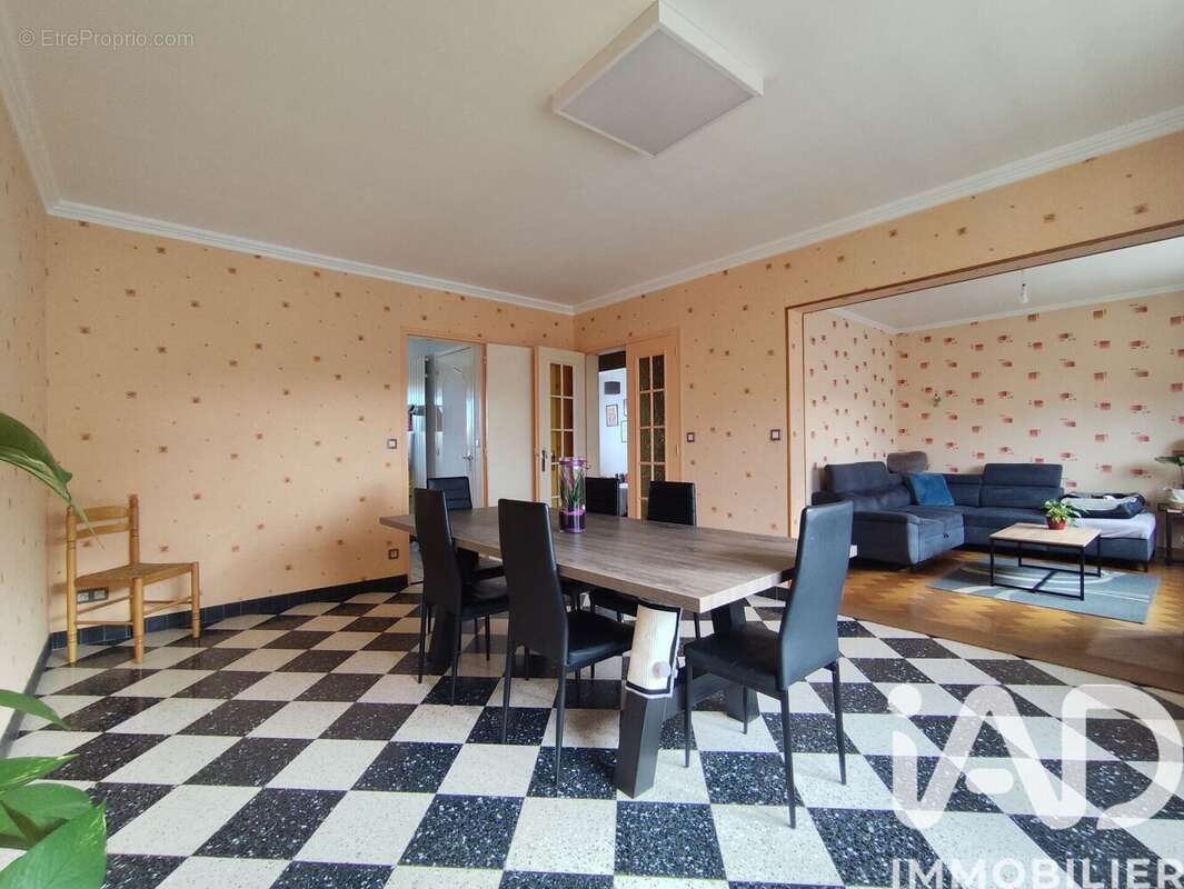 Photo 7 - Maison à LA CHAPELLE-SAINT-MESMIN