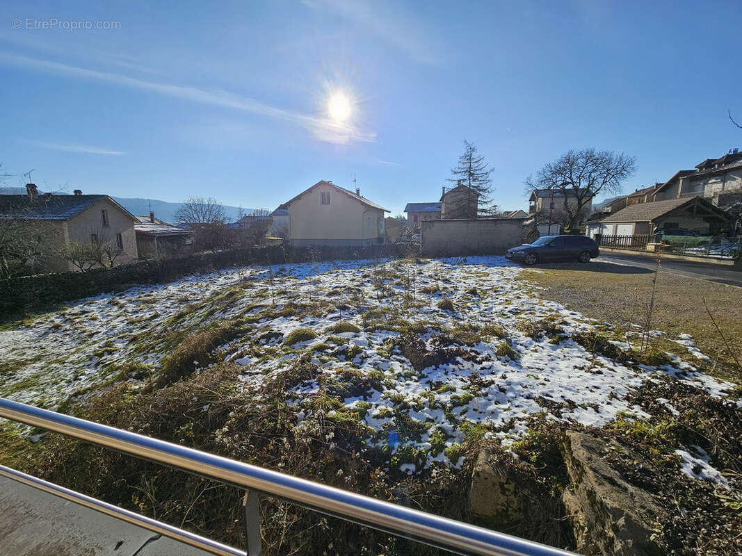 Terrain à SAINT-LUPICIN