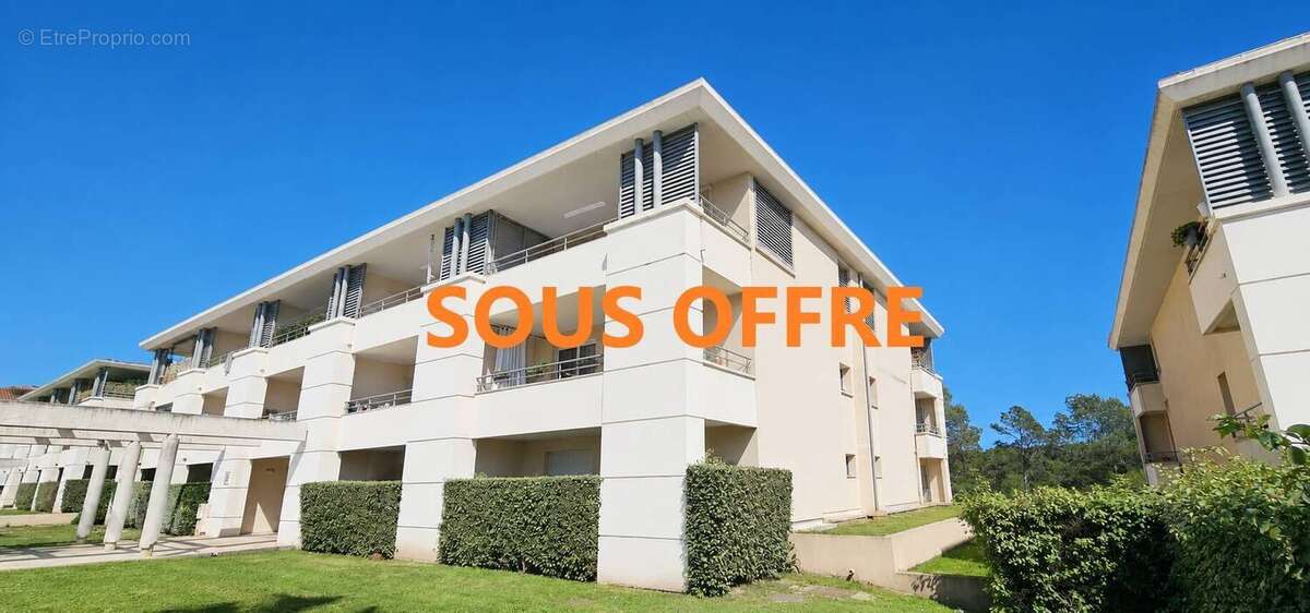 Appartement à ROQUEBRUNE-SUR-ARGENS
