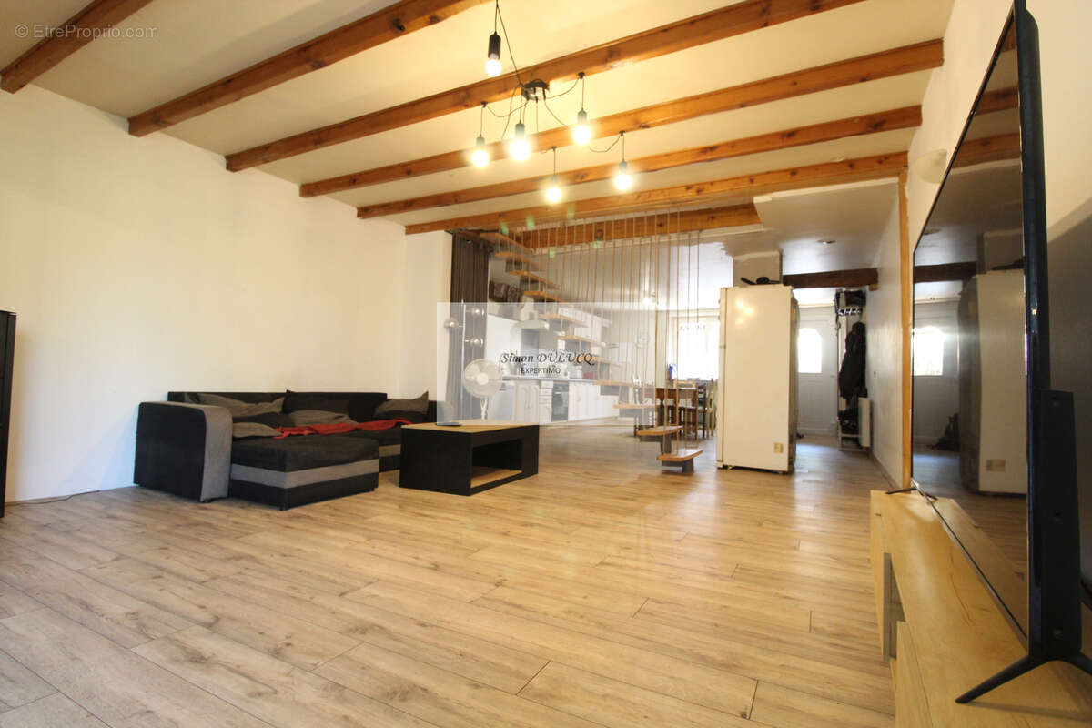 Maison familiale avec terrasse, caves et jardinet - photo 3