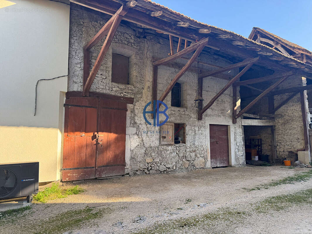 Maison à BREGNIER-CORDON