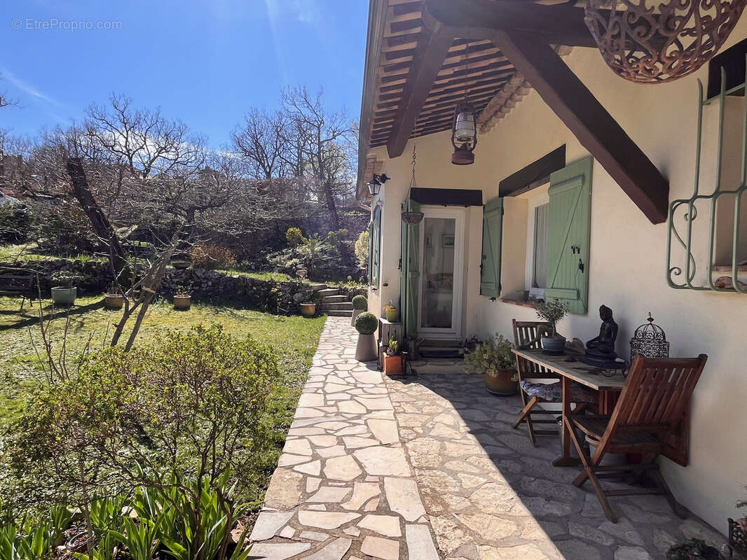 Maison à SAINT-VALLIER-DE-THIEY