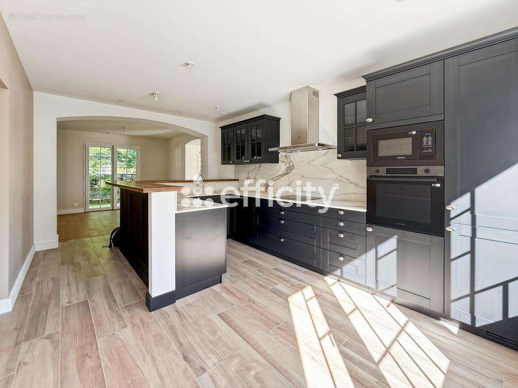 Maison à VILLENAVE-D'ORNON