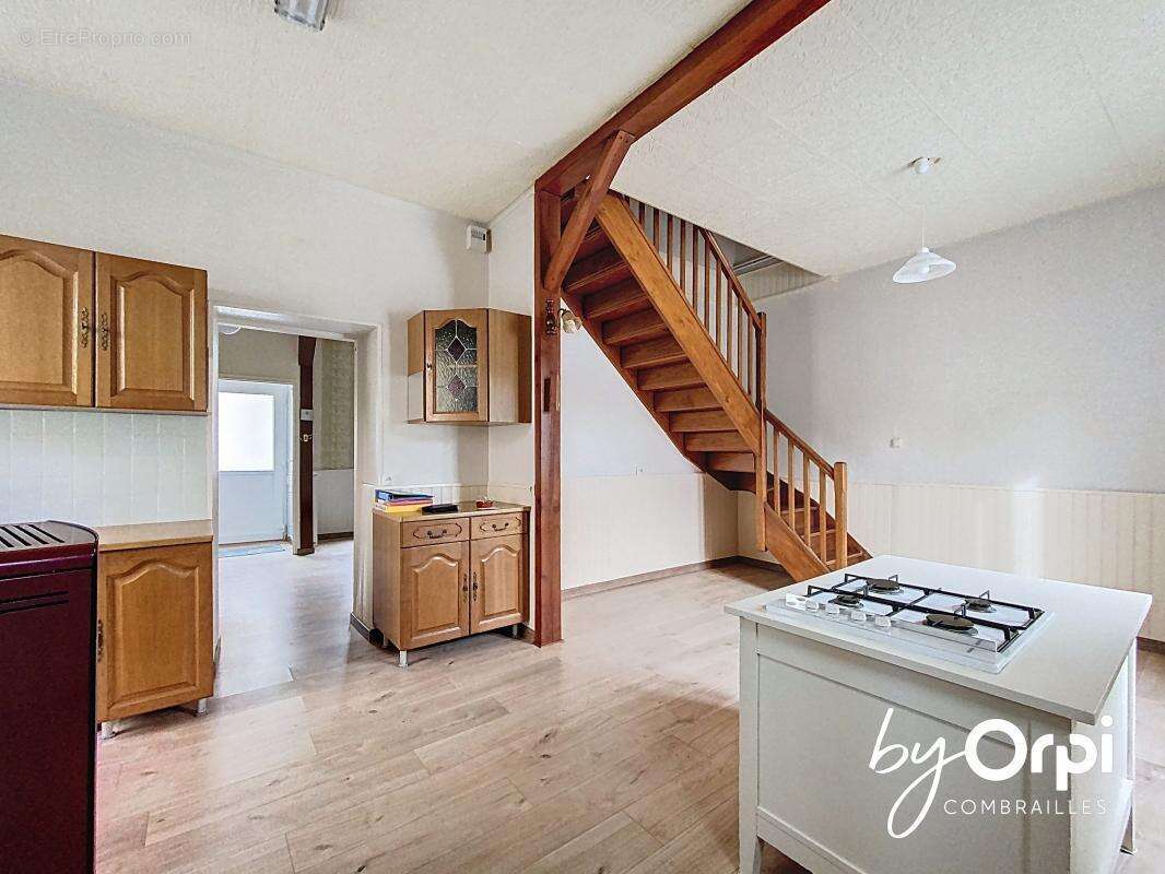 Maison à SAINT-ELOY-LES-MINES