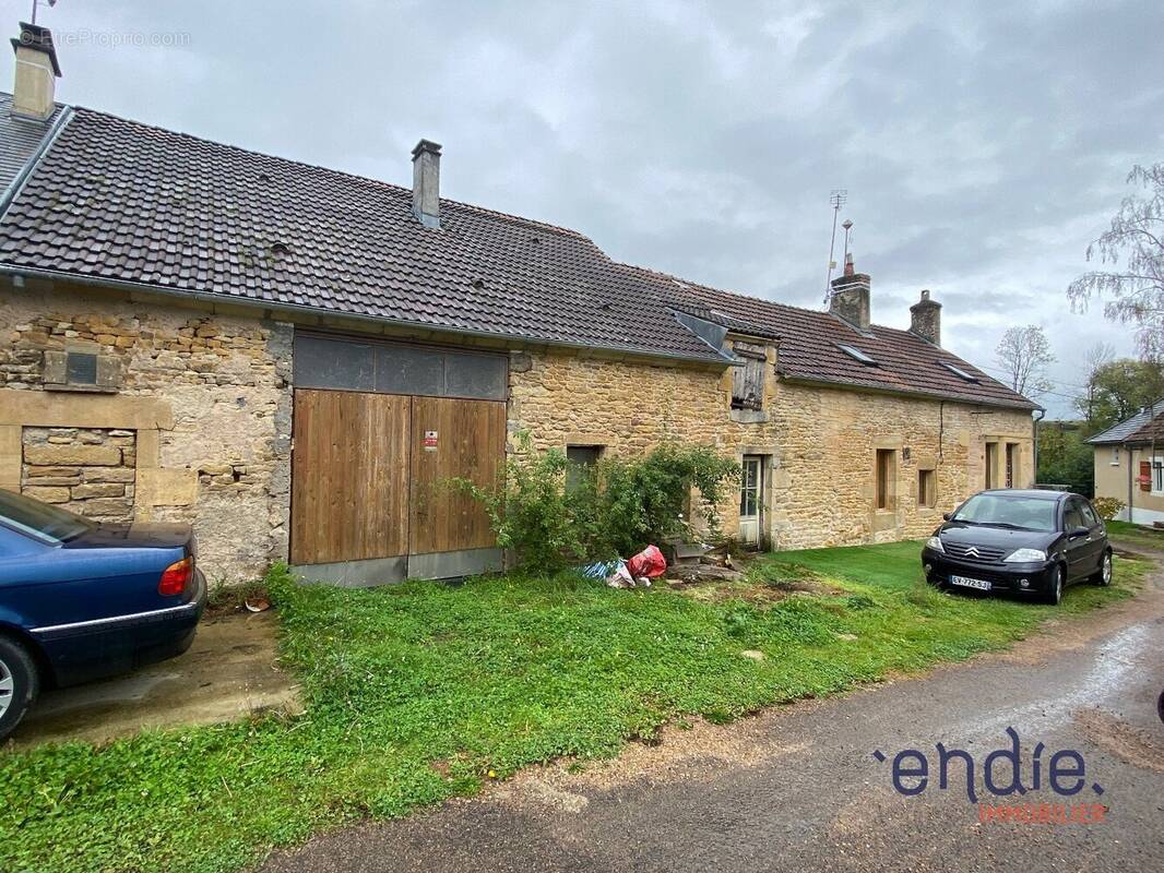 Maison à SAINT-SULPICE