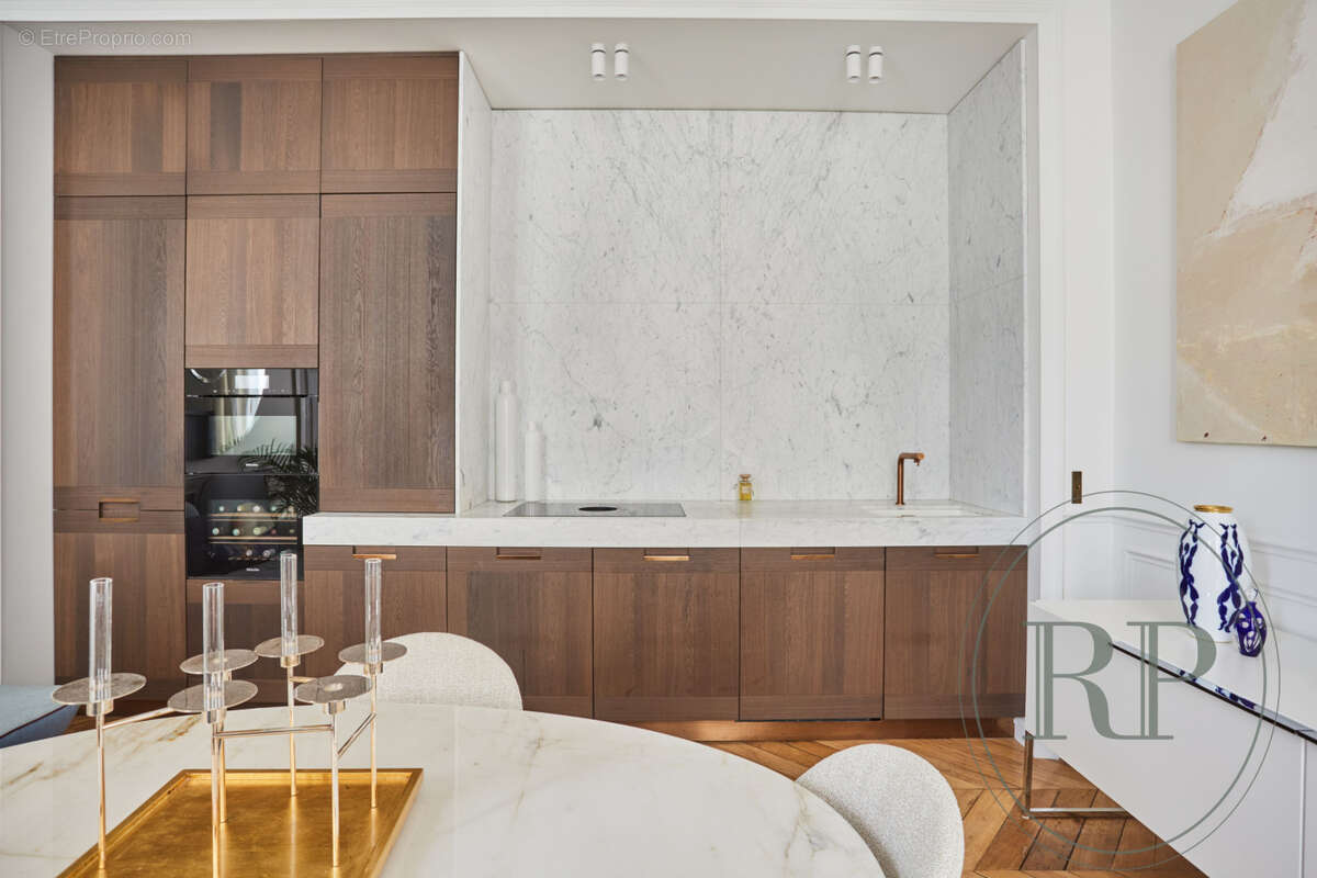 Appartement à PARIS-7E