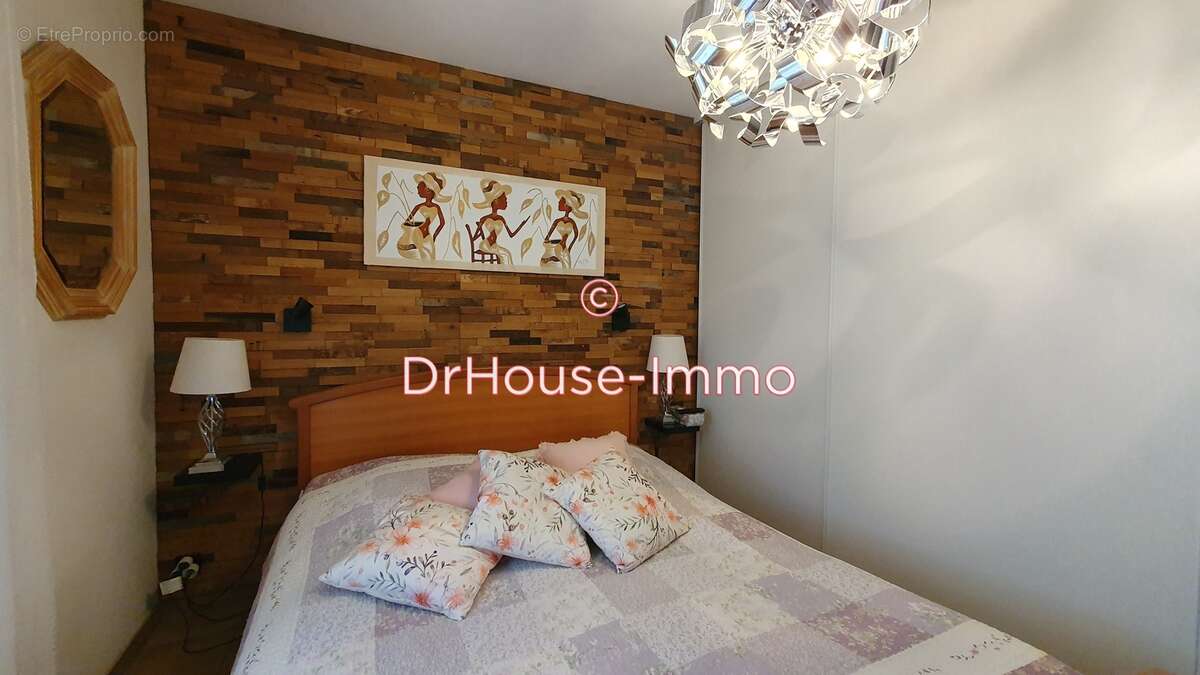 Maison à SAINTE-EULALIE-EN-BORN