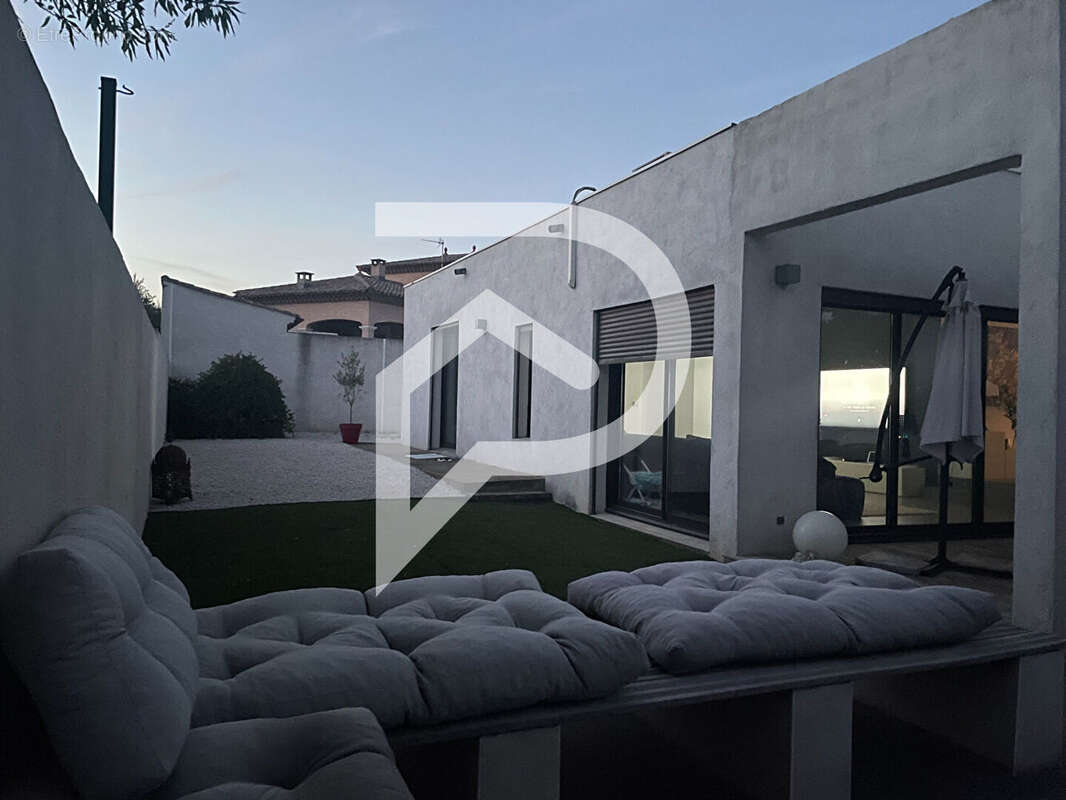 Maison à CORNEILHAN