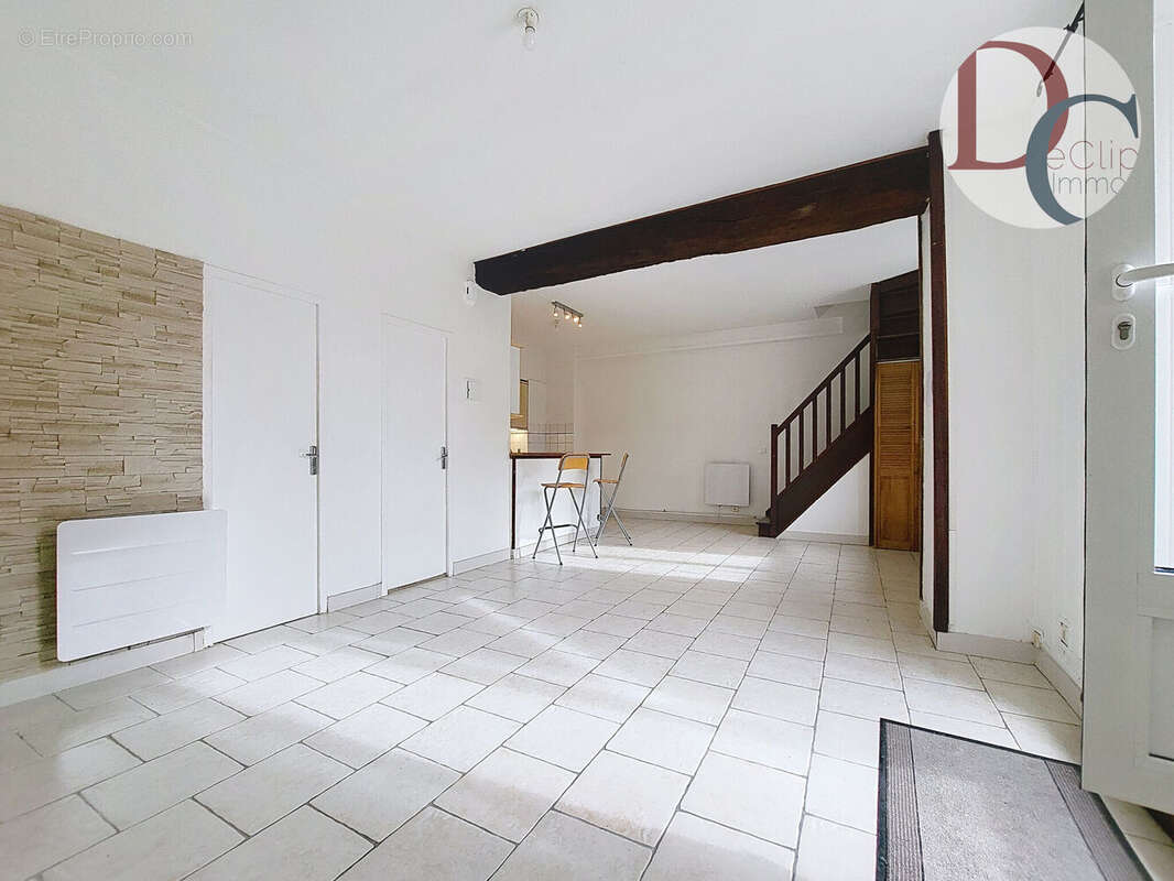 Photo 4 - Appartement à LA CHAPELLE-EN-SERVAL