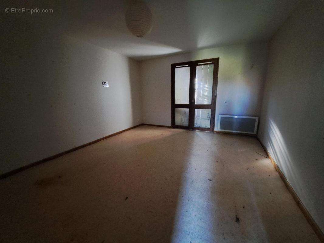 Maison à SERVIERES-LE-CHATEAU