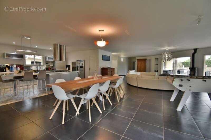 Maison à FARGUES-SAINT-HILAIRE