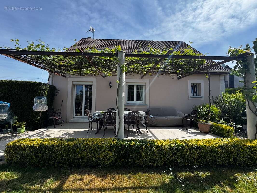 Maison à LIVRY-SUR-SEINE