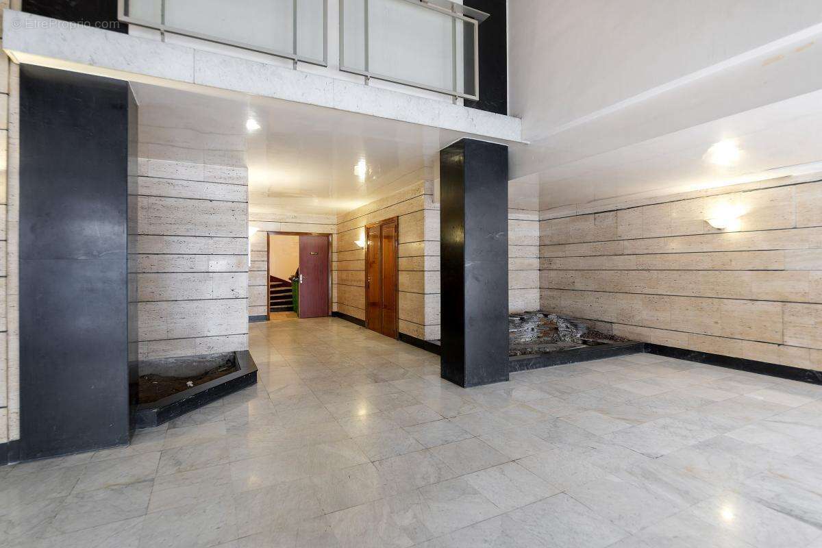 Appartement à PARIS-8E