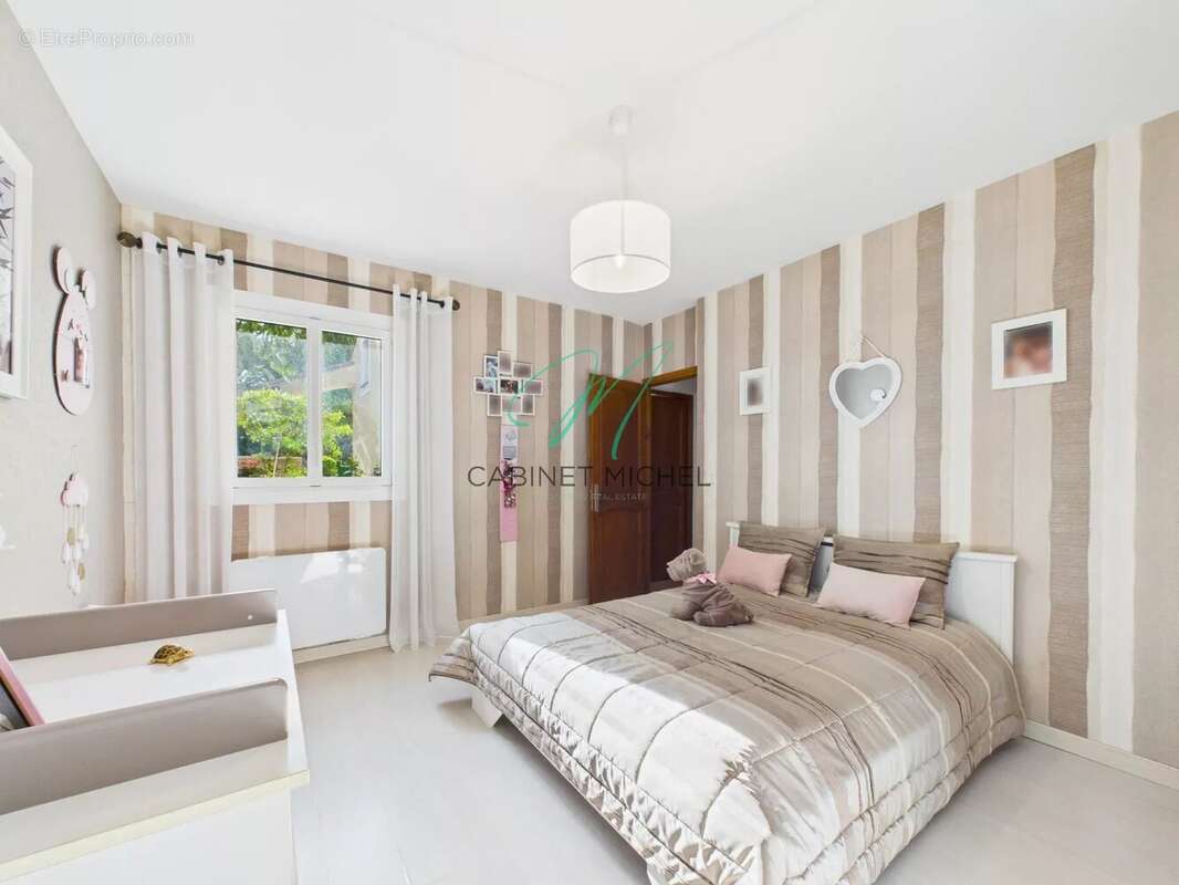 Maison à ROQUEFORT-LES-PINS