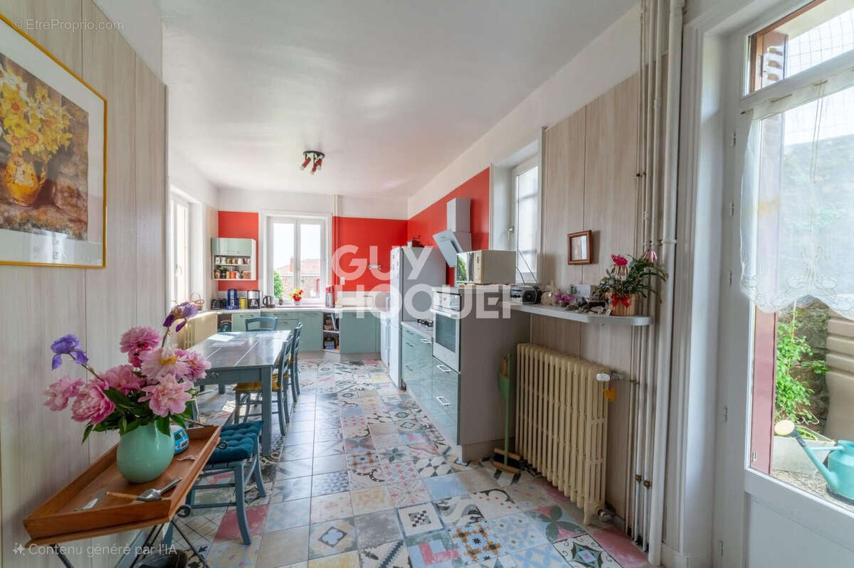 Maison à SAINT-POLGUES