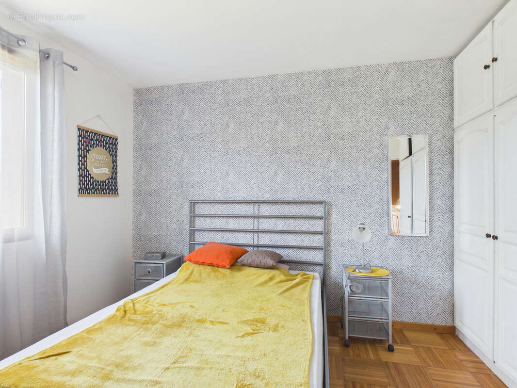 Maison à SAINT-GERMAIN-LEMBRON